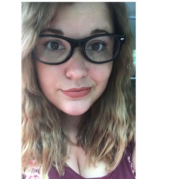 Meet your Posher, Anna - Picture 1 of 1